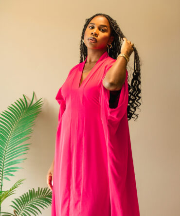 Découvrez la MINAH DRESS FUCHSIA : Élégance et Confort au Quotidien