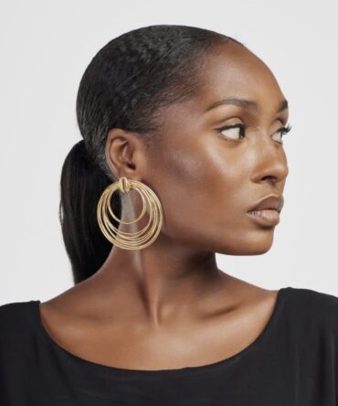 BINTU Boucles d'Oreilles : Élégance Suspendue de la Collection Lady Moona